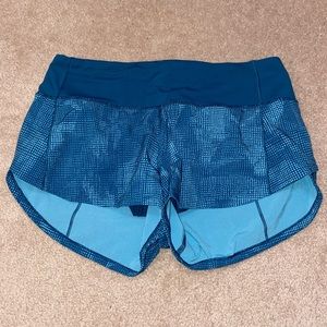 LuLuLemon Speed Up Low-Rise Lined Short 2.5”